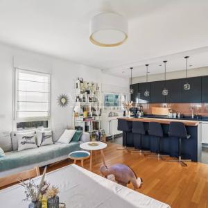 BOULOGNE - ETAGE ELEVE - BALCON TERRASSE