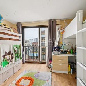 PARIS XVe : Pasteur / Montparnasse - trois pièces calme et lumin