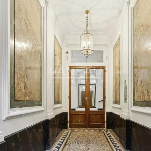 Paris VIIIe - A proximité du parc Monceau et de l’Etoile.