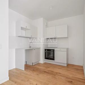 Issy-les-Moulineaux - Trois pièces rénové avec large balcon