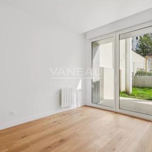 Issy-les-Moulineaux - Deux pièces rénové DPE D avec terrasse et 