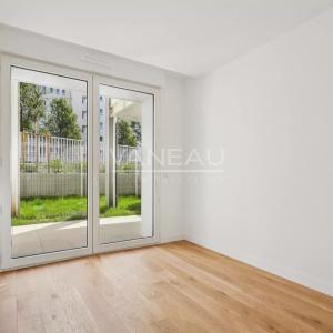 Issy-les-Moulineaux - Deux pièces rénové DPE D avec terrasse et 