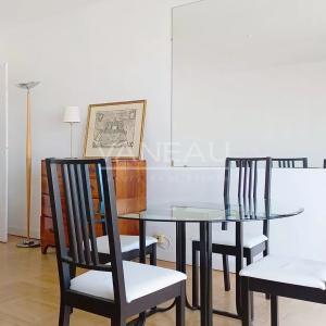 Paris XVII - STUDIO MEUBLE AVEC BALCON - TOUR MAUBOURG