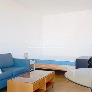 Paris XVII - STUDIO MEUBLE AVEC BALCON - TOUR MAUBOURG