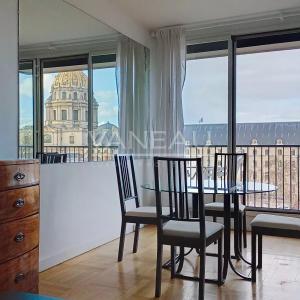 Paris XVII - STUDIO MEUBLE AVEC BALCON - TOUR MAUBOURG