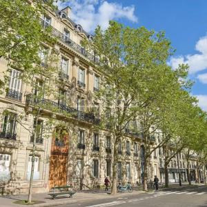 PARIS VIII - Parc Monceau - Appartement Haussmannien de 2 pièces