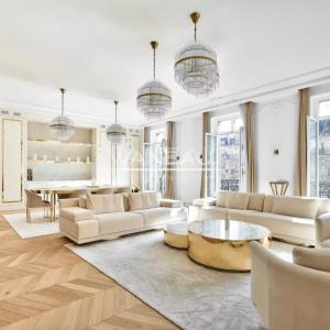 PARIS VIIIe - Faubourg du Roule