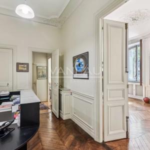 PARIS VIII - Parc Monceau - Appartement Haussmannien de 2 pièces