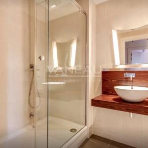 Paris VIII - Bel appartement avec  terrasse