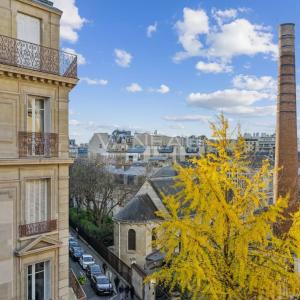 Paris XVIe - Place de Mexico - Appartement en étage élevé