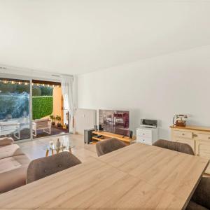 Le Cannet Mairie, magnifique 2 pièces en rez-de-jardin dans une 