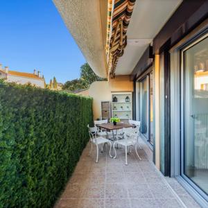 Le Cannet Mairie, magnifique 2 pièces en rez-de-jardin dans une 