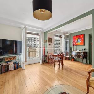 PARIS XVe : Cambronne / Champs de Mars - Appartement 2 /3 pièces