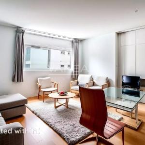 Paris XVIe - Place Victor Hugo - Studio sur jardin