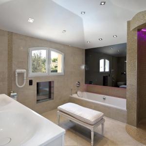 OFF MARKET A VENDRE - HAUTEURS DE CANNES – 15M CROISETTE