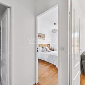 Paris XV - Volontaires / Pasteur : Appartement trois pièces avec