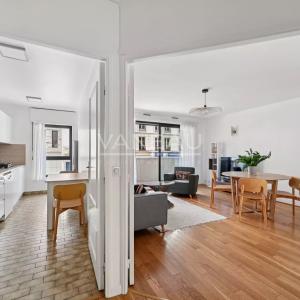 Paris XV - Volontaires / Pasteur : Appartement trois pièces avec