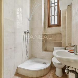 Arts et Métiers - Bel ancien à rénover - 2 chambres