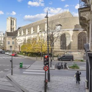Arts et Métiers - Bel ancien à rénover - 2 chambres