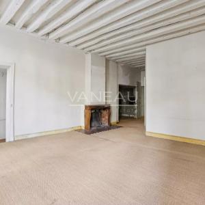 Arts et Métiers - Bel ancien à rénover - 2 chambres