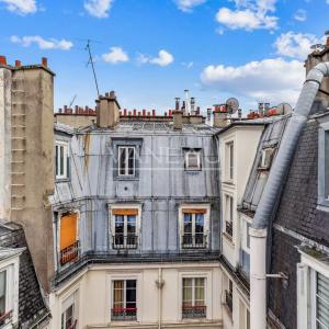 Paris VIIe - Saint Dominique - Etage élevé vue Tour Eiffel