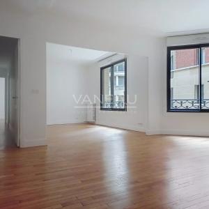 PARIS VIII - Appartement avec deux chambres - Rue Clément Marot