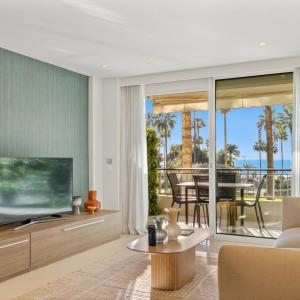 Appartement rénové 3 pièces vue mer à vendre - Cannes Croisette