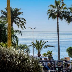 Appartement rénové 3 pièces vue mer à vendre - Cannes Croisette