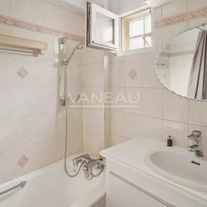 Paris XVe - Blomet - Appartement trois pièces avec vue dégagée