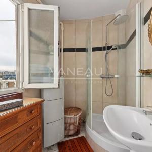 PARIS XVe : Cambronne / Champs de Mars - Appartement 2 /3 pièces