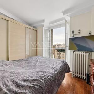 PARIS XVe : Cambronne / Champs de Mars - Appartement 2 /3 pièces