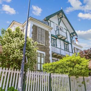 Meudon Bellevue Jardin du Potager Maison de style Anglo-Normand