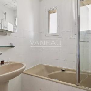 Dernier étage avec balcon et vue dégagée