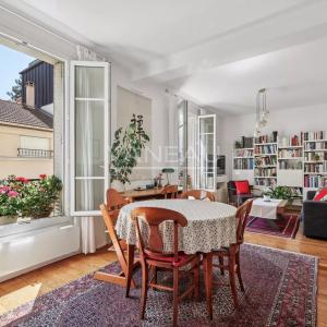 Bel ancien exposé sud avec parking