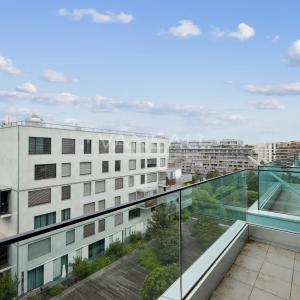 BOULOGNE - ETAGE ELEVE - TERRASSE