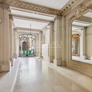 PARIS XVIe - Victor Hugo - Bel appartement dernier étage, vue To