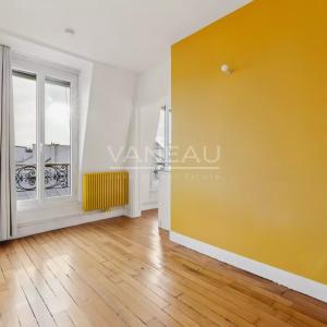 Paris IIème - Dernier étage avec ascenseur - vue dégagée