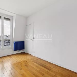 Paris IIème - Dernier étage avec ascenseur - vue dégagée