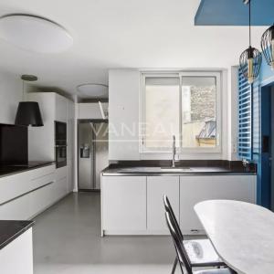 Paris VII – Appartement Vide entièrement rénové avec terrasse – 