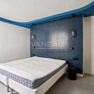 Paris VII – Appartement Vide entièrement rénové avec terrasse – 