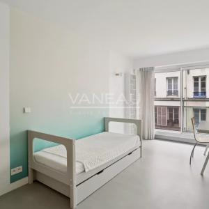 Paris VII – Appartement Vide entièrement rénové avec terrasse – 