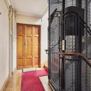 En étage avec ascenseur, vue dégagée et soleil