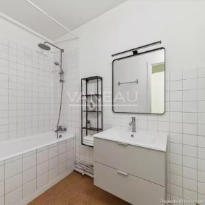 Paris XV ème, grand studio 34.38 m² avec balcon