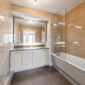 BOULOGNE - ETAGE ELEVE - TERRASSE