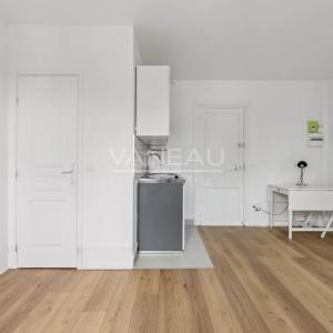 Paris XVe - Sèvres Lecourbe : Studio en étage élevé (DPE facilem