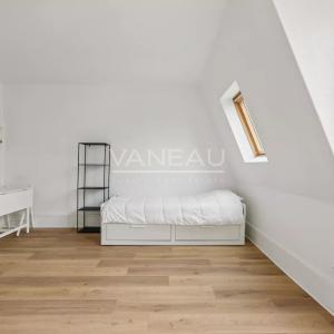 Paris XVe - Sèvres Lecourbe : Studio en étage élevé (DPE facilem