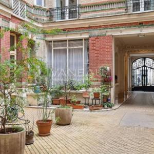 Paris XVe - Sèvres Lecourbe : Studio en étage élevé (DPE facilem