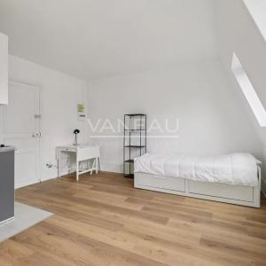 Paris XVe - Sèvres Lecourbe : Studio en étage élevé (DPE facilem