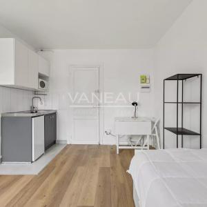 Paris XVe - Sèvres Lecourbe : Studio en étage élevé (DPE facilem