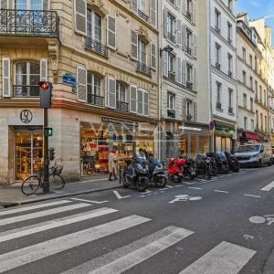 Exclusivité un studio Angle Bac /Grenelle